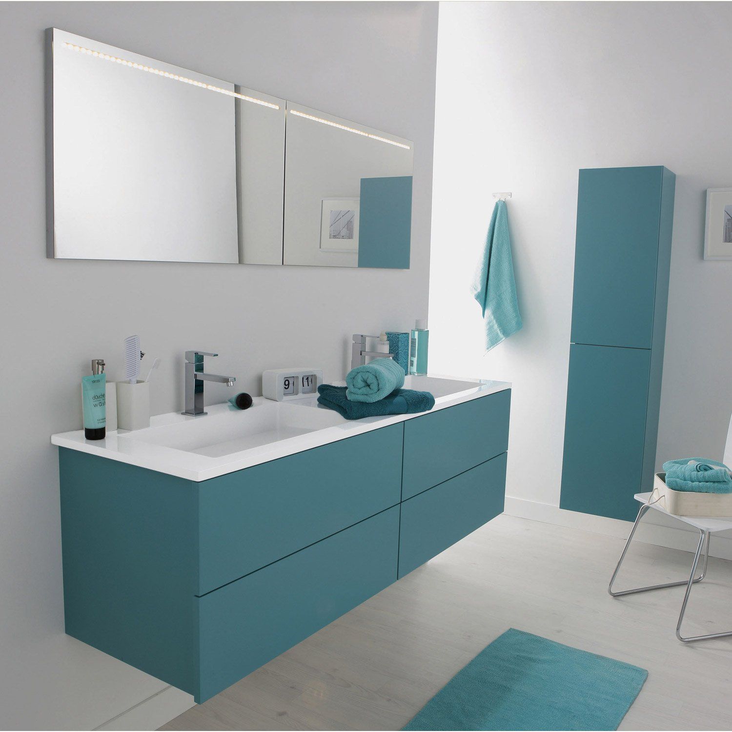 Meuble salle de bain turquoise