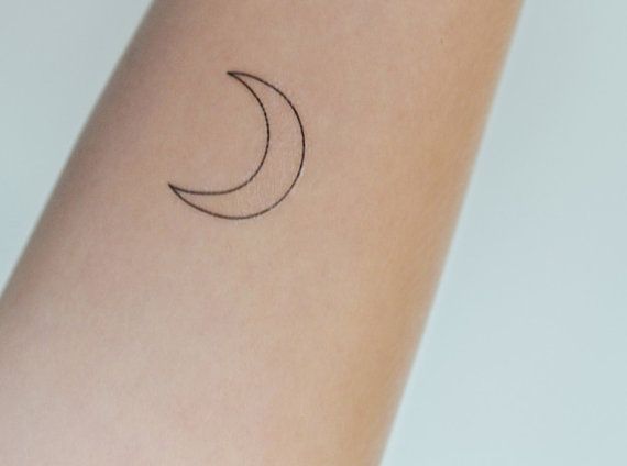 Croissant de lune tatouage
