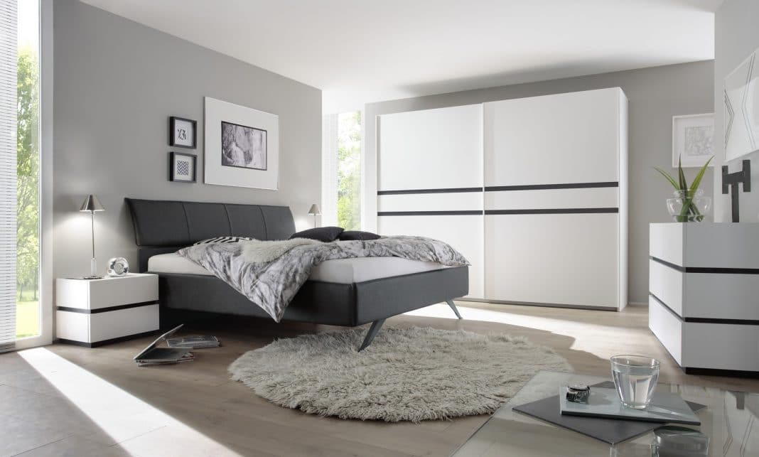 Chambre gris et blanc