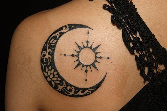 Croissant de lune tatouage