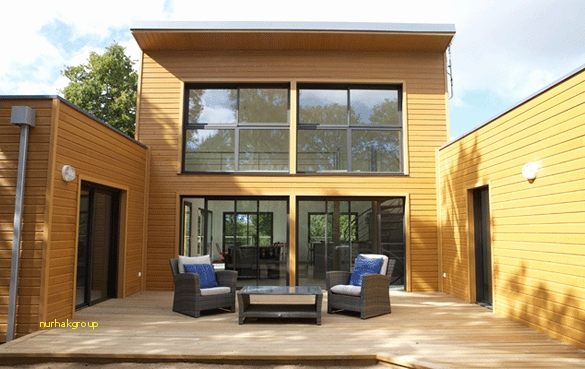 Maison bois avec patio central