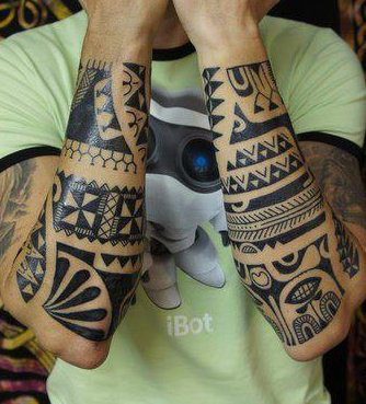 Tatouage polynesien avant bras